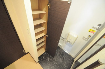 【玄関】 | レオネクストアルバ