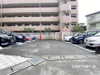 【駐車場】