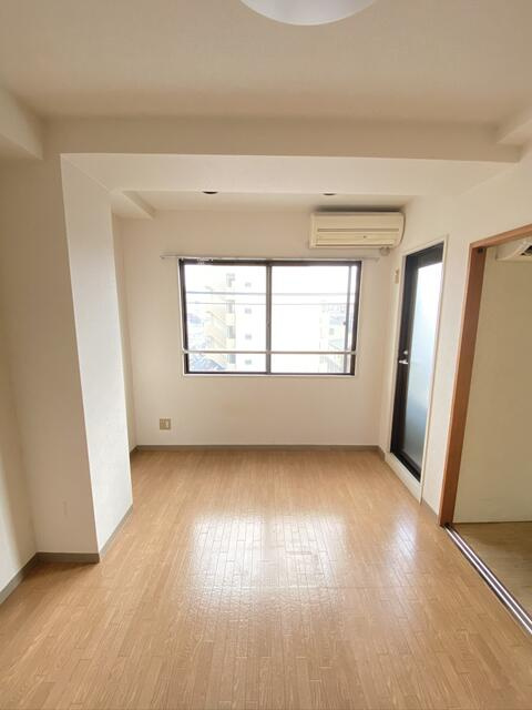 メゾンSKの洋室