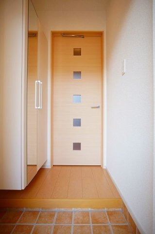 プリズム・ローズ　Ａの玄関