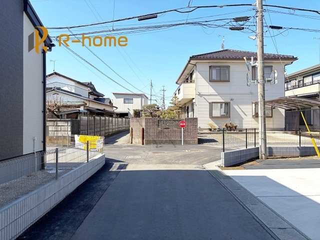 石岡市府中第1　新築戸建て　2号棟の前面道路含む現地写真|周辺環境も併せて案内致します♪
閑静な住宅地で笑顔あふれる新生活！
ぜひ現地へお越しください♪