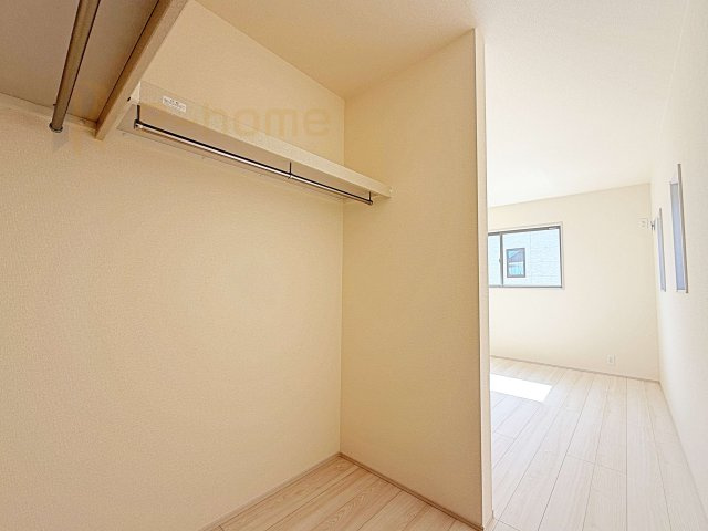 石岡市府中第1　新築戸建て　2号棟の収納|人気のウォークインクローゼット！アウター類はもちろん、季節ものや寝具も収納できます！
