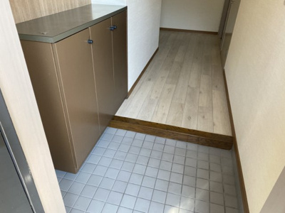 【玄関】 | フラット新屋敷