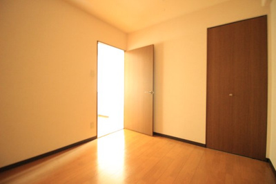 【寝室】 | エバーグリーン東古松