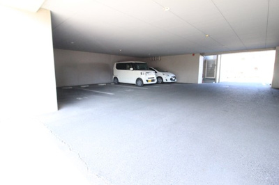 【駐車場】 | エバーグリーン東古松