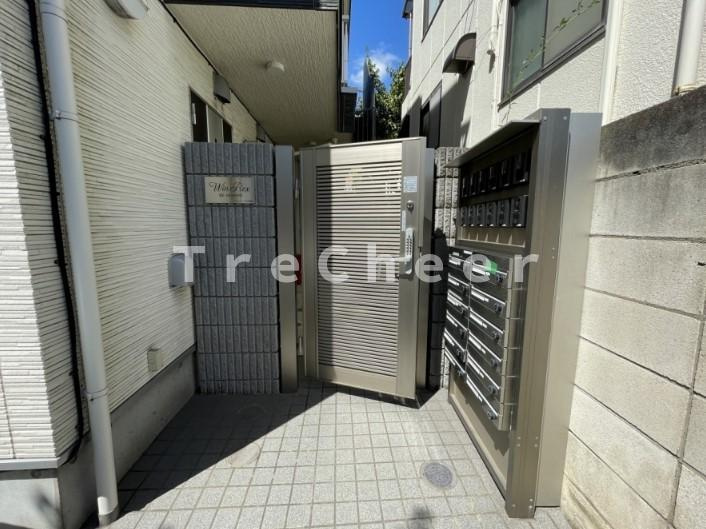 ウィンレックス赤羽のエントランス