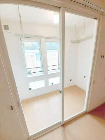 グラン　ミラージュのバルコニー|独立した６帖の洋室です(^_-)-☆