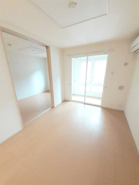 グラン　ミラージュの居間・リビング|南向きの広々リビングがうれしいですね(^^)/