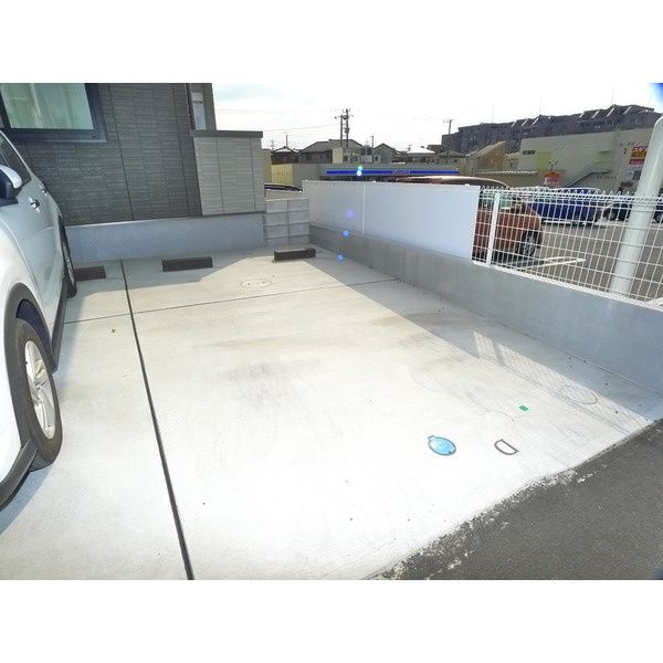 アヴェニールの駐車場