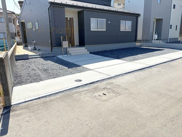 石岡市府中第1　新築戸建て　3号棟の駐車場|4台駐車できるカースペース！