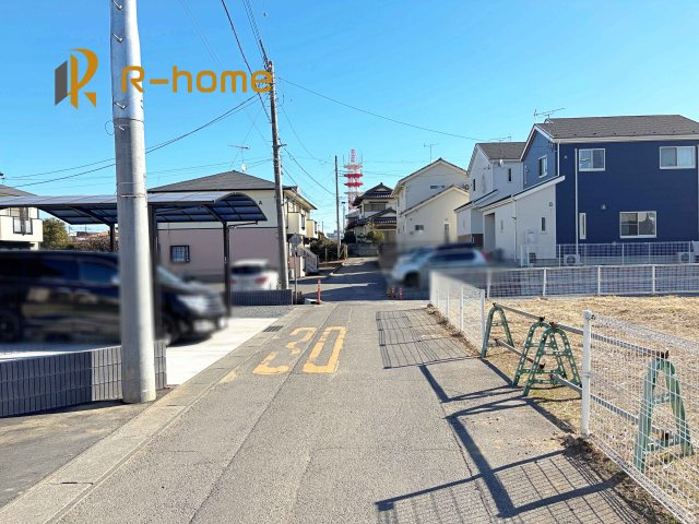 石岡市府中第1　新築戸建て　3号棟の前面道路含む現地写真|『今から見たい！』大歓迎です♪
お気軽にＲ－ｈomeまでお問い合わせください。