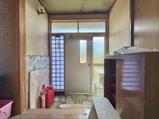 鉾田市梶山中古物件の玄関