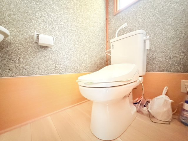 鉾田市梶山中古物件のトイレ