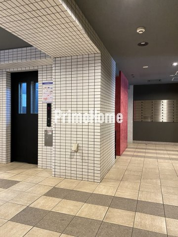 レジディア文京湯島のロビー