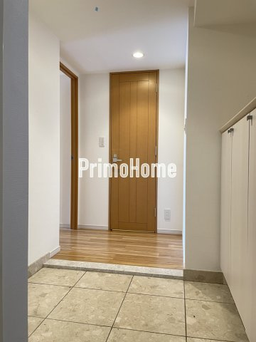 レジディア文京湯島の玄関|※リノベーション前、1月完了予定