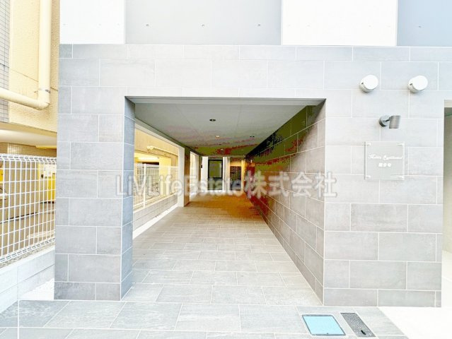 LiveFlat国分寺のエントランス
