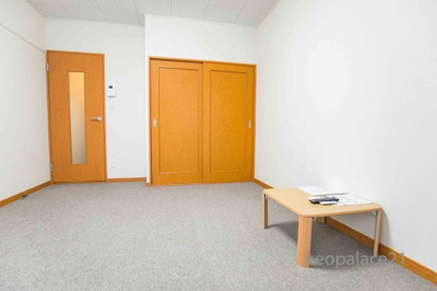 【居間・リビング】 | レオパレスやちよ