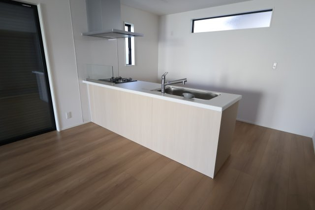 《仲介手数料無料》緑区大字三室2083-4新築一戸建てミラスモのキッチン