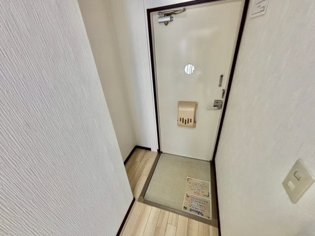 シャトー三木の玄関