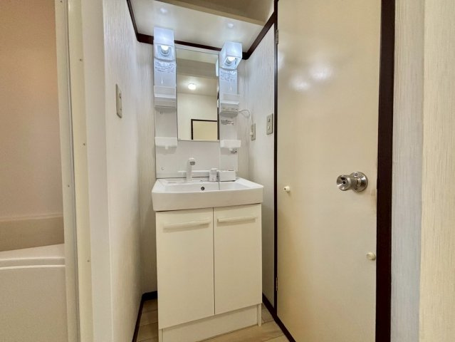 シャトー三木の洗面所