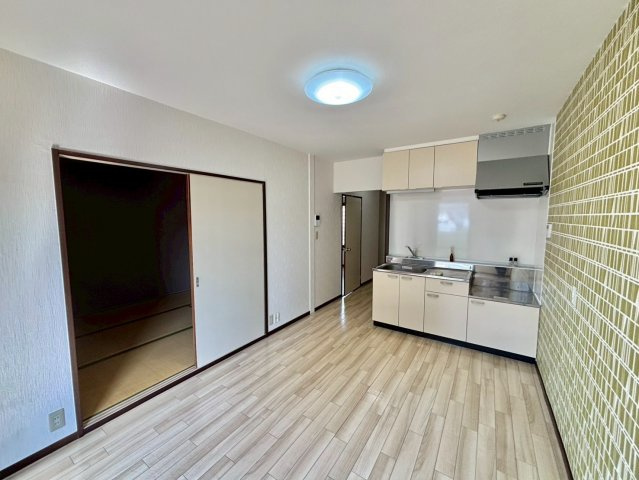 シャトー三木の居間・リビング