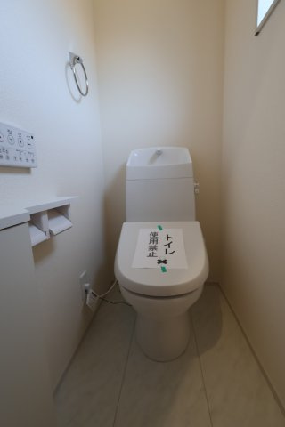 《仲介手数料無料》見沼区大字大谷1854-23新築一戸建てリーブルガーデンのトイレ|2階