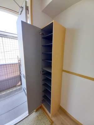 【収納】 | ダリア新高円寺 | シューズボックス。同設備の別室写真を使用しております。