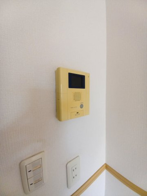 【セキュリティ】 | ダリア新高円寺 | TVモニターホン。同設備の別室写真を使用しております。