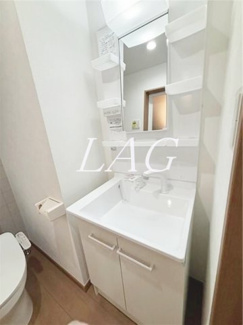 【洗面所】 | こもれびテラス橋本 | 独立洗面台です。（同仕様設備です。）