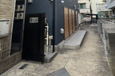 ウラノス小松川のエントランス