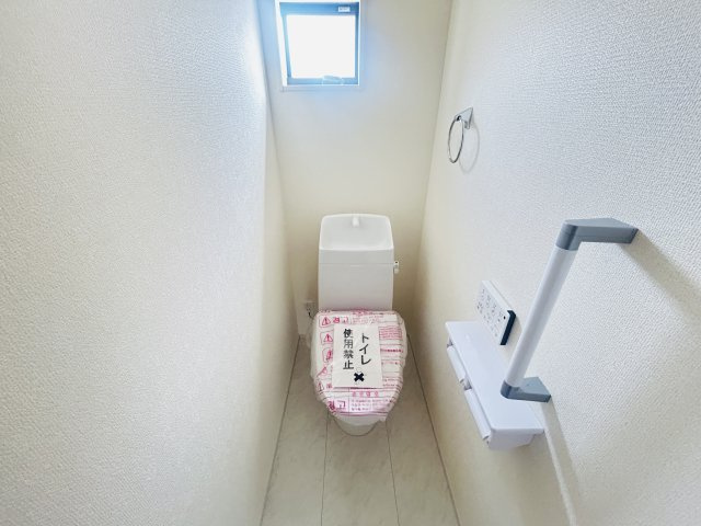 新築　前橋市上増田町第3　Livele Garden.S　1号棟のトイレ|現地写真　節水タイプのウォシュレット付きトイレ、水道料節約に一役買います！
