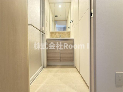 【洗面所】 | ザ・パークハビオ谷町六丁目テラス | 明るい洗面所です