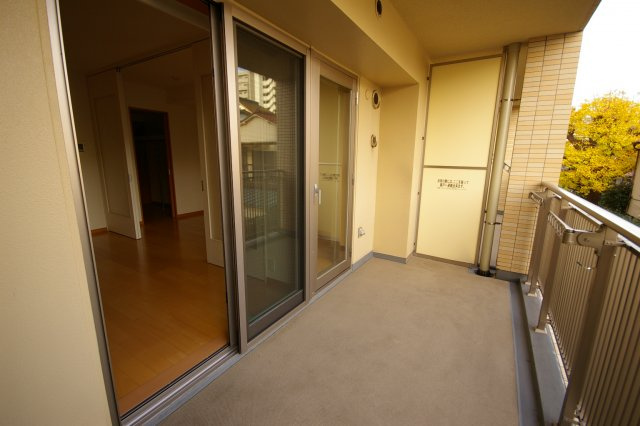 【バルコニー】