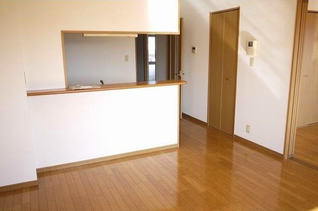 熊本市東区八反田１丁目の賃貸マンションの居間・リビング