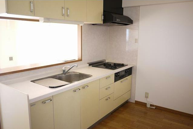 熊本市東区八反田１丁目の賃貸マンションのキッチン