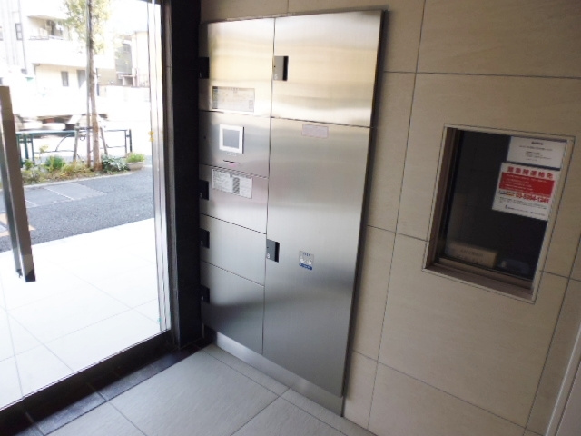 ＬＥＸＥＡＺＥＳＴ赤羽のロビー|集合ポスト付き！