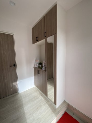 所沢市下安松第2期の玄関