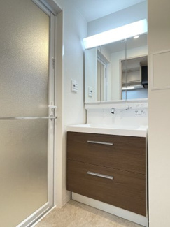 【独立洗面台】 | ROOTs Shinjuku Wakamatsucho