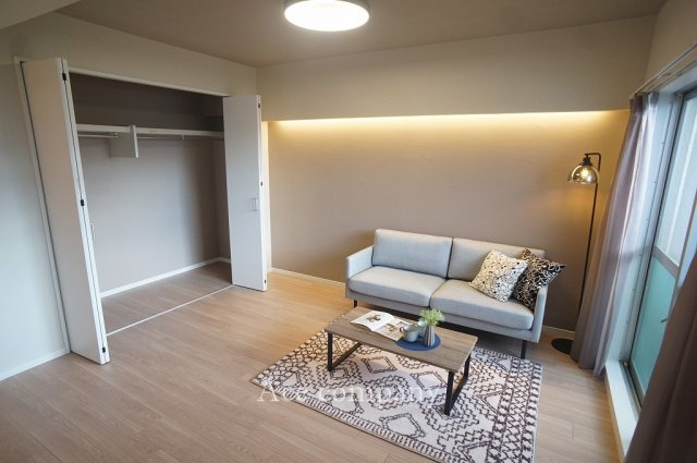 【居間・リビング】の画像