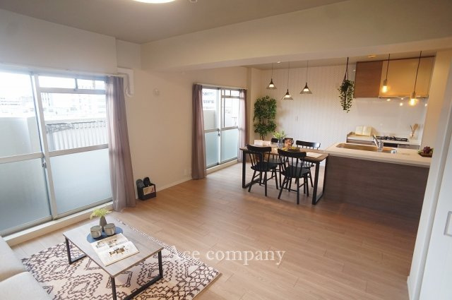 【居間・リビング】の画像