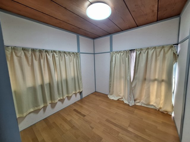 高崎市棟高町貸戸建ての洋室
