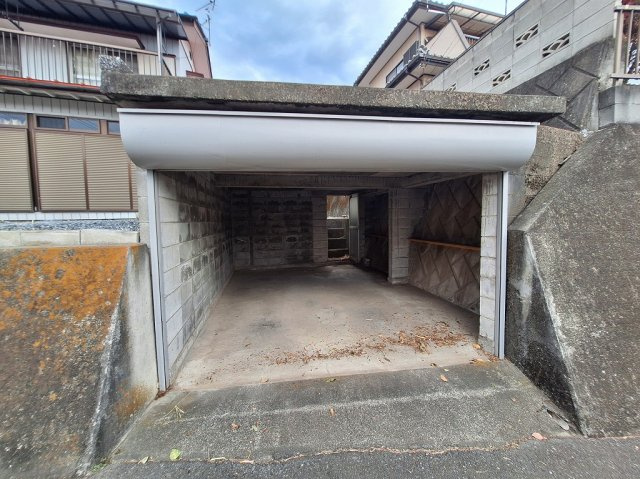 高崎市棟高町貸戸建ての駐車場