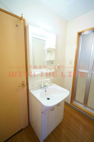 ワンピース【10,000円キャッシュバック対象物件】の独立洗面台|朝の支度にも助かる、独立の洗髪洗面化粧台