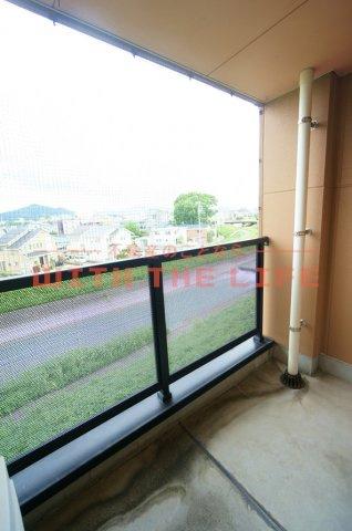 ワンピース【10,000円キャッシュバック対象物件】のバルコニー|お洗濯にも便利なバルコニー付き