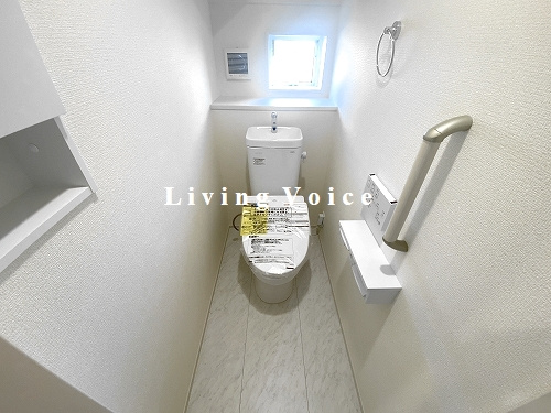 【トイレ】 | 【仲介手数料０円】秦野市堀山下　新築一戸建て　全3棟 | 秦野市堀山下　新築一戸建て　全3棟