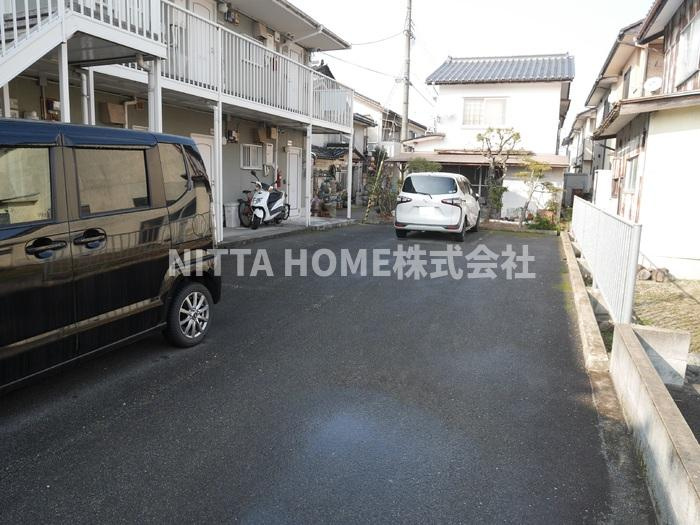 ファミールコーポ高屋5の駐車場