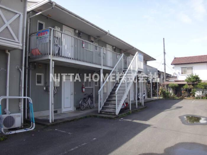 ファミールコーポ高屋5の外観|豊岡駅徒歩すぐで商業施設も多数あります◇