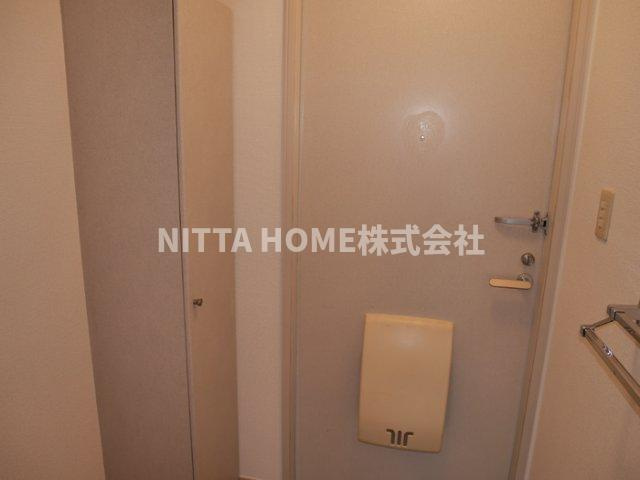 ファミールコーポ高屋5の玄関|シューズボックスがついています＊