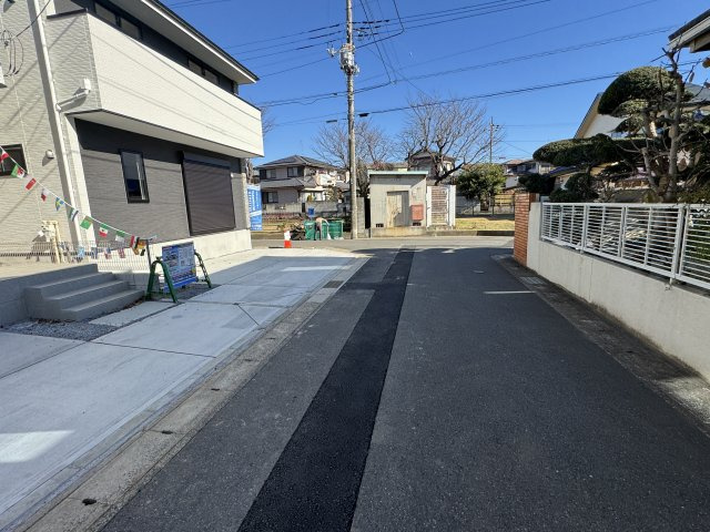 流山市東初石１丁目新築戸建（東初石13期）の前面道路含む現地写真|南東側前面道路