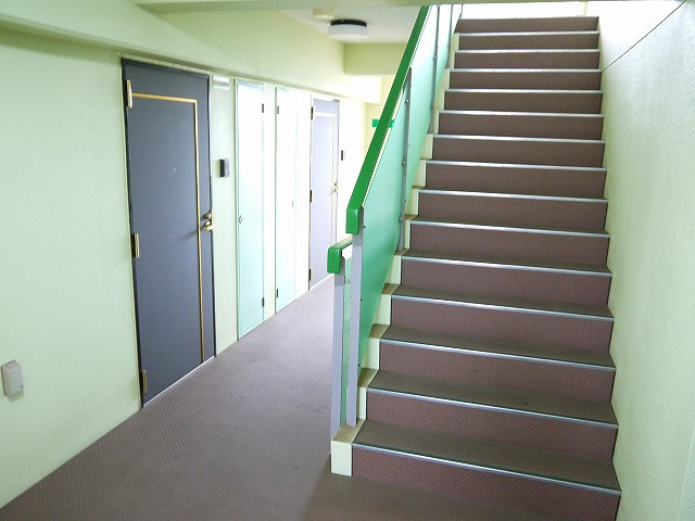 結充Immeuble　B館のその他共用部分|階段